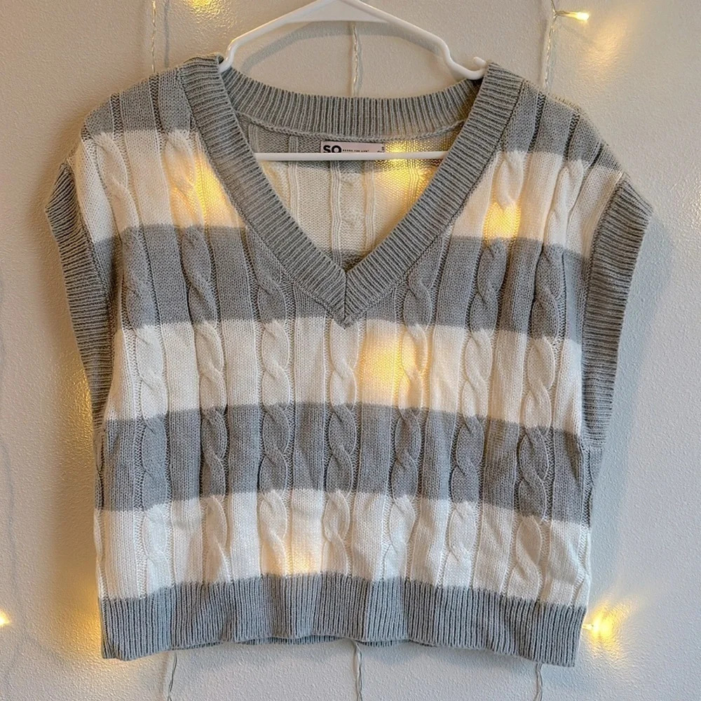 SO Striped Sweater Vest - Grey/White